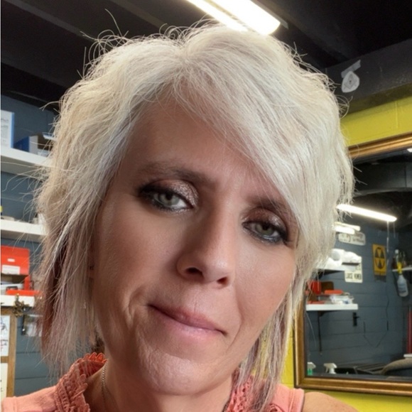 Meet your Posher, Kim - Picture 3 of 4